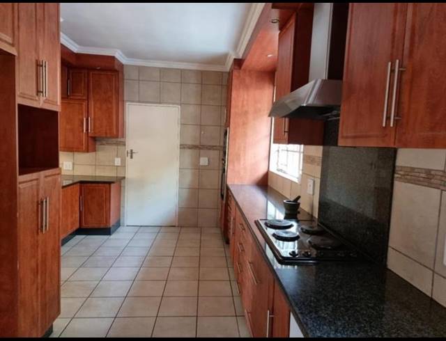 4 BEDROOM PROPERTY TO RENT IN GALLO MANOR